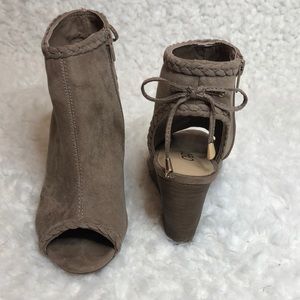 Cato tan dressy wedge shoes